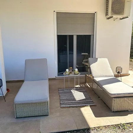 M Apartment Petrcane